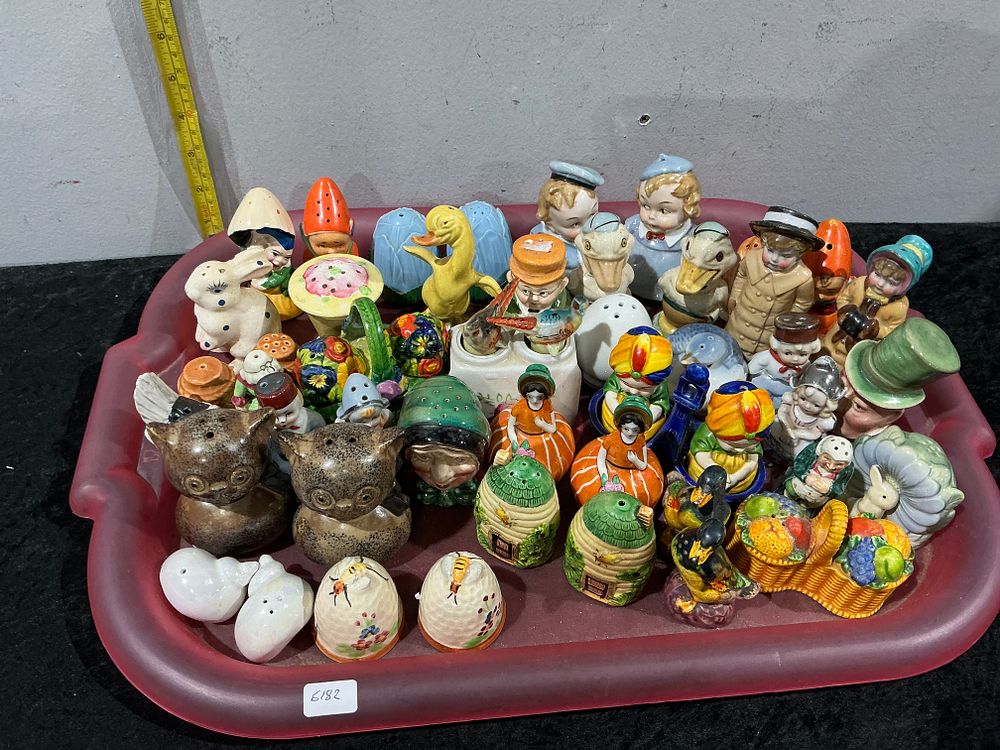 Lot 166: A Large Collection of Mid-Century Novelty Ceramic Salt and Pepper Shakers