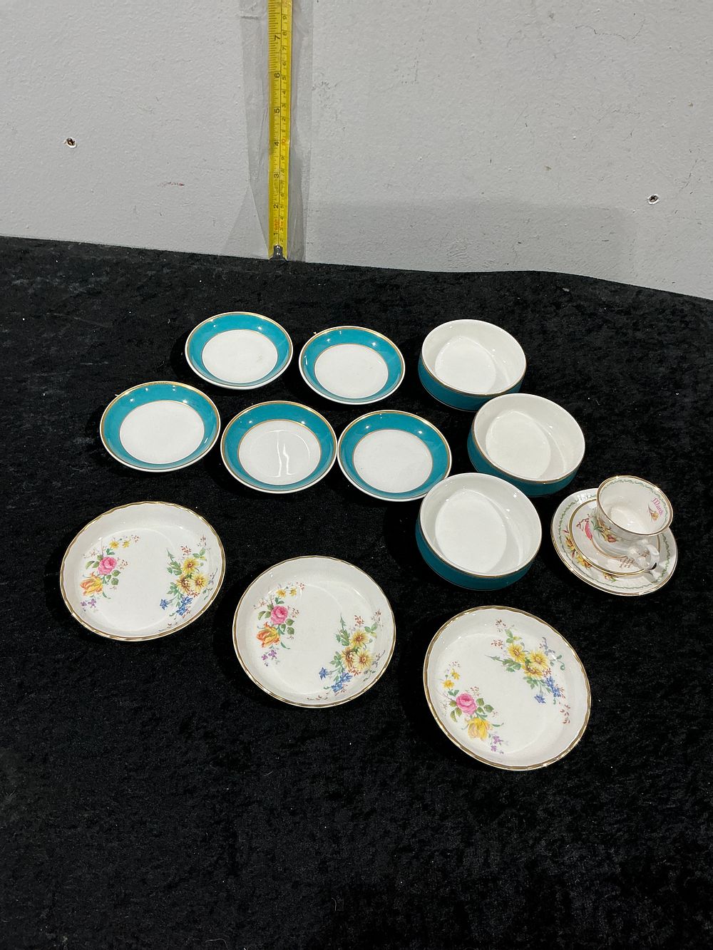 Lot 263: A Collection of Royal Doulton and Queen's China Tableware Including Arcadia and Air New Zealand Patterns

Category: Ceramics
