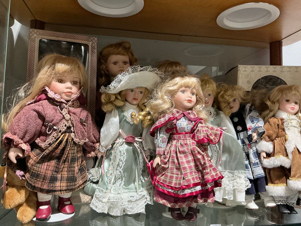 Lot 381: Various Modern Makers, Collectible Decorative Dolls, Bisque Porcelain, 10-14 inches