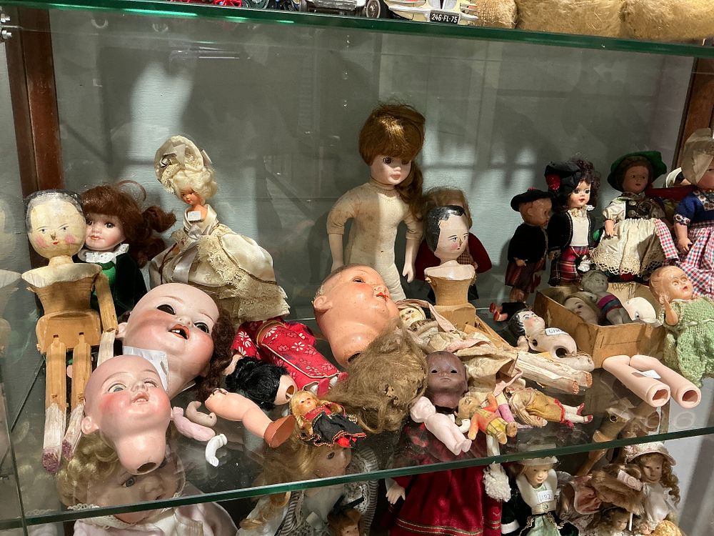 Lot 385: Assorted Antique and Vintage Dolls and Parts, Spares and Repairs Doll, 2-12in