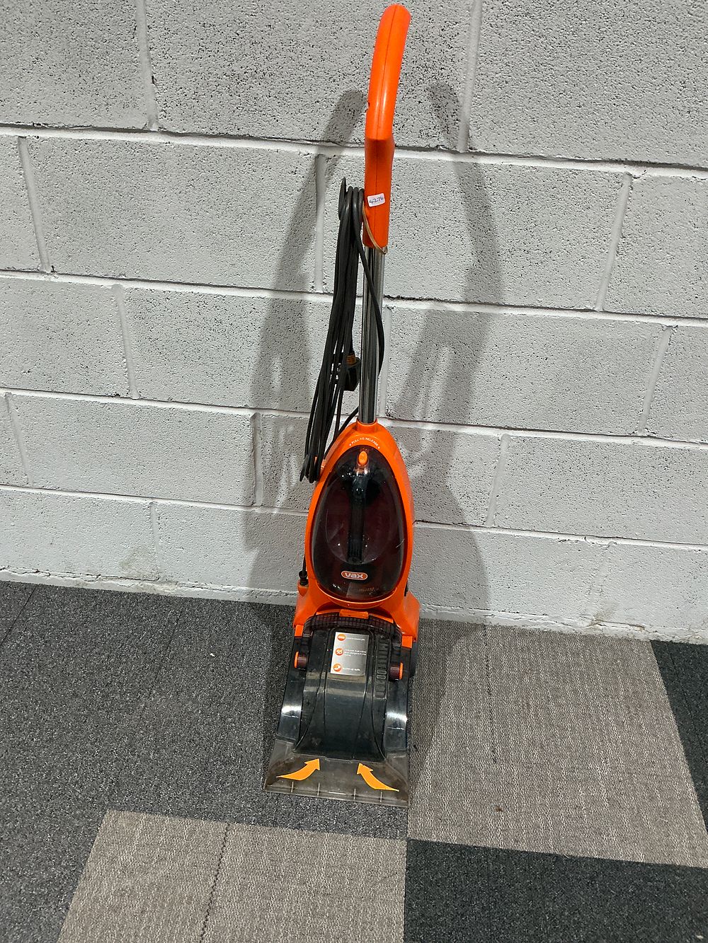 Lot 198: Vax VRS5W Powermax Upright Carpet Washer, Contemporary Utility Design