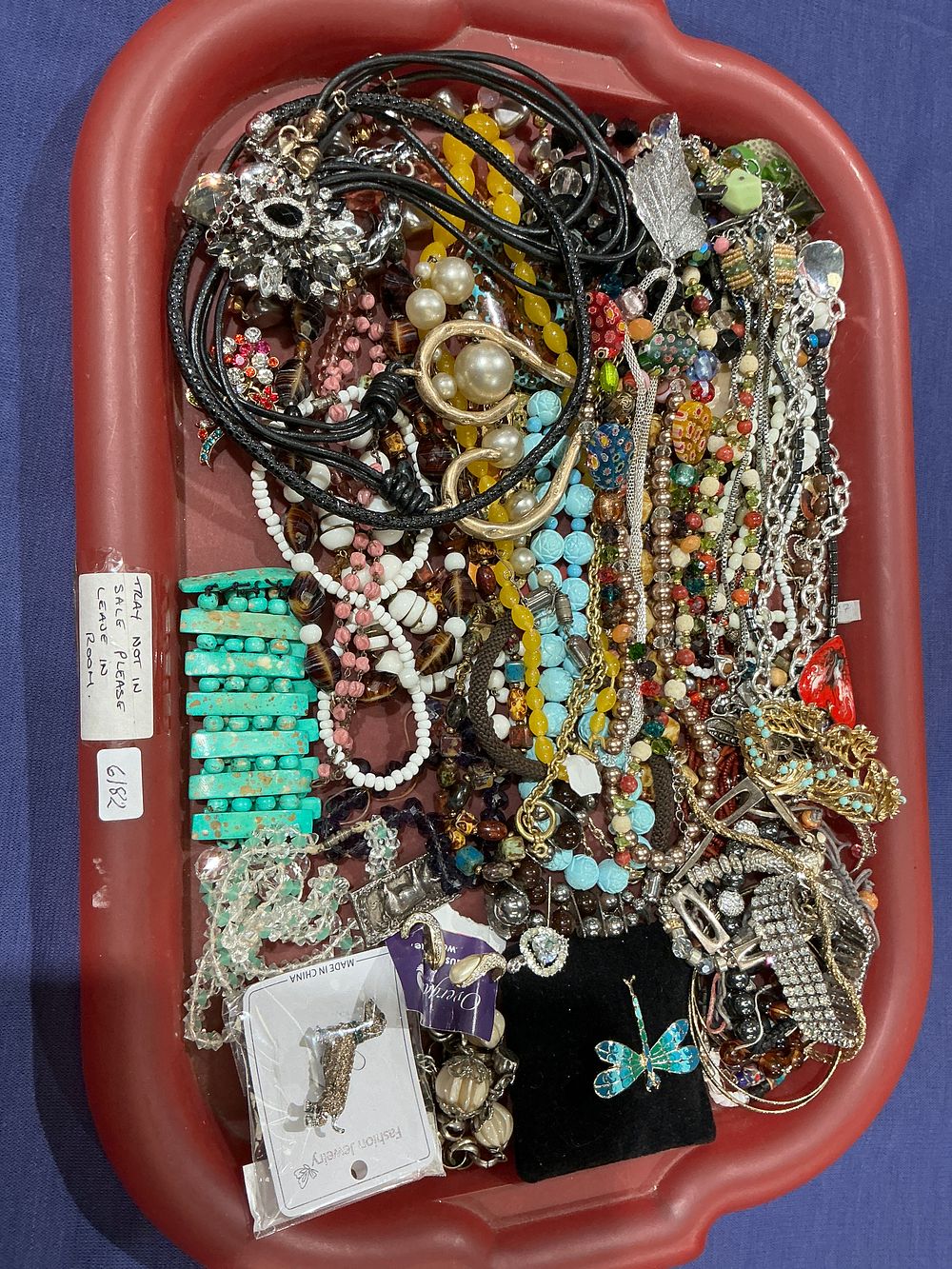 Lot 260: Gold-tone and Silver-tone Costume Jewellery, Large Unsorted Collection of Vintage and Modern Necklaces, Brooches, and Bracelets