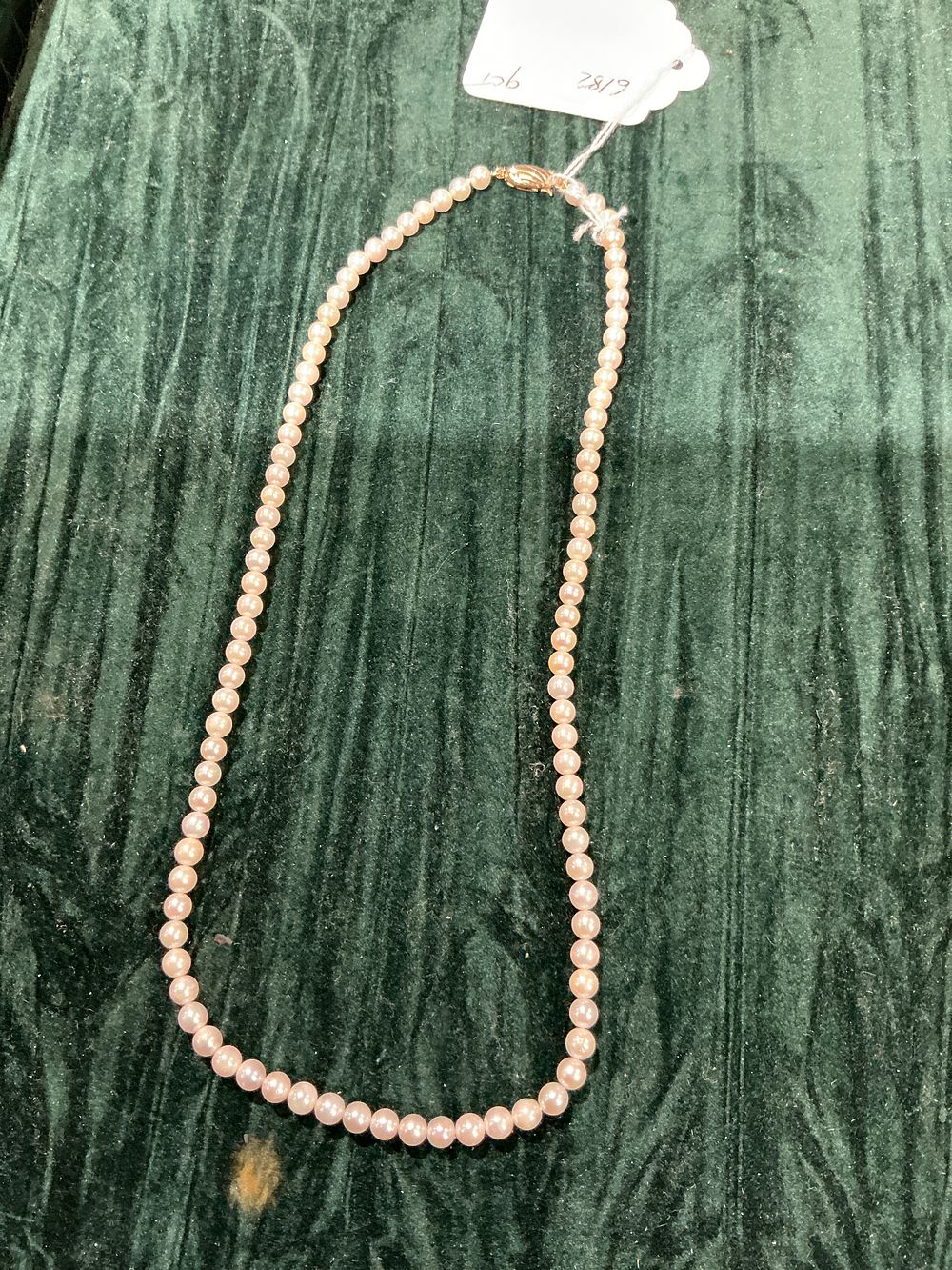 Lot 270: 9ct Yellow Gold and Pink Cultured Freshwater Pearl Necklace