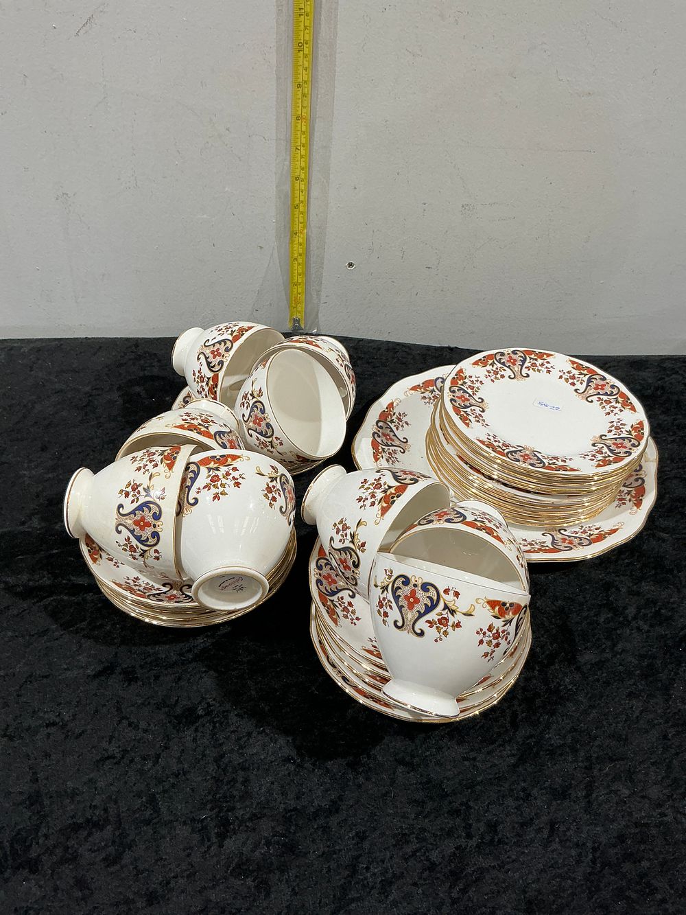 Lot 354: A Colclough Bone China Royale Pattern Tea Service