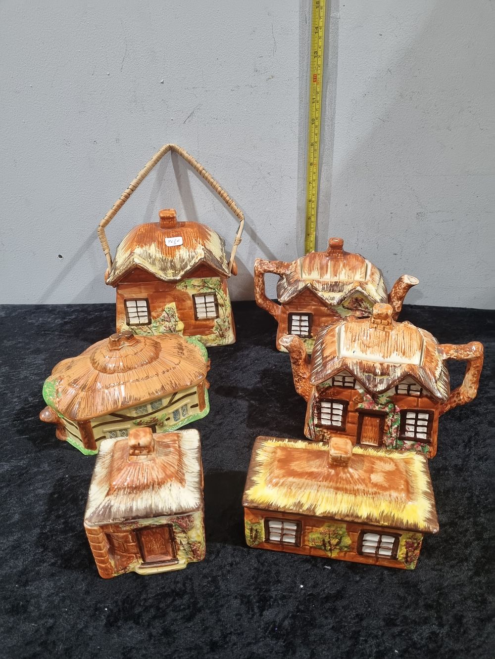 Lot 382: A Collection of Six Price Kensington Ye Olde Cottage Ware Tableware Pieces