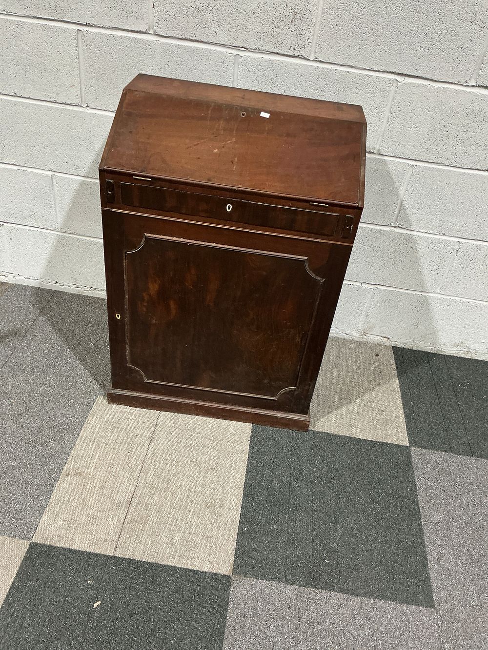 Lot 193: Victorian Mahogany Davenport Desk
