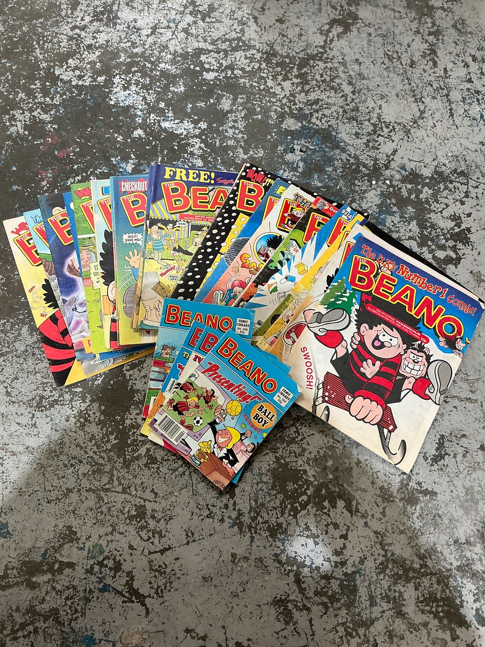Lot 265: An Assortment of Approximately 15–20 The Beano and Beano Comic Library Comics, 1998–2003