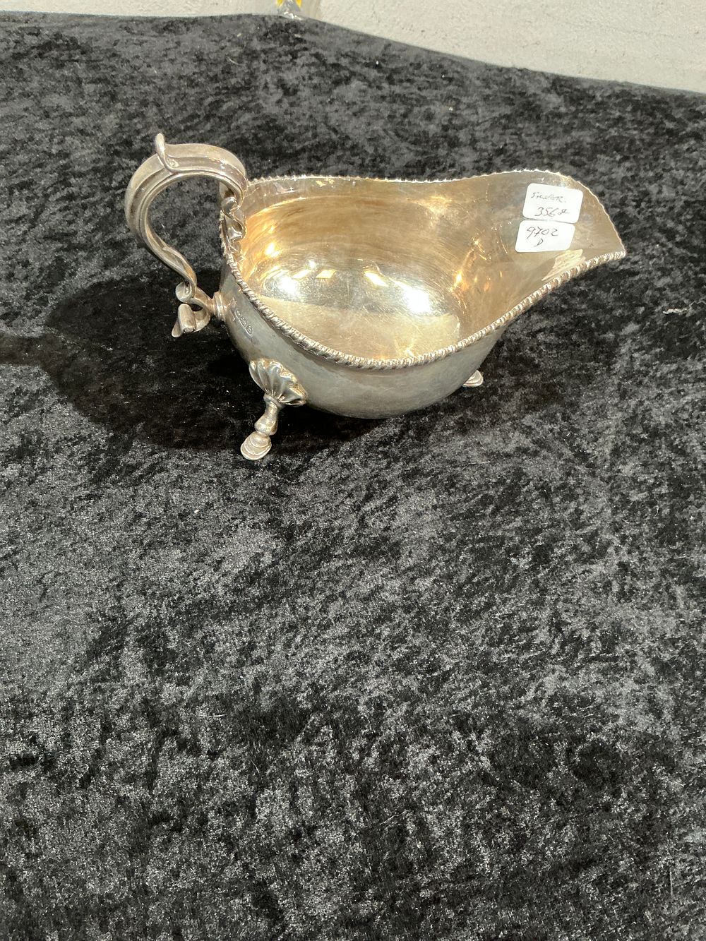 Lot 314: George V Sterling Silver Sauce Boat, Henry Matthews, Birmingham, 1919