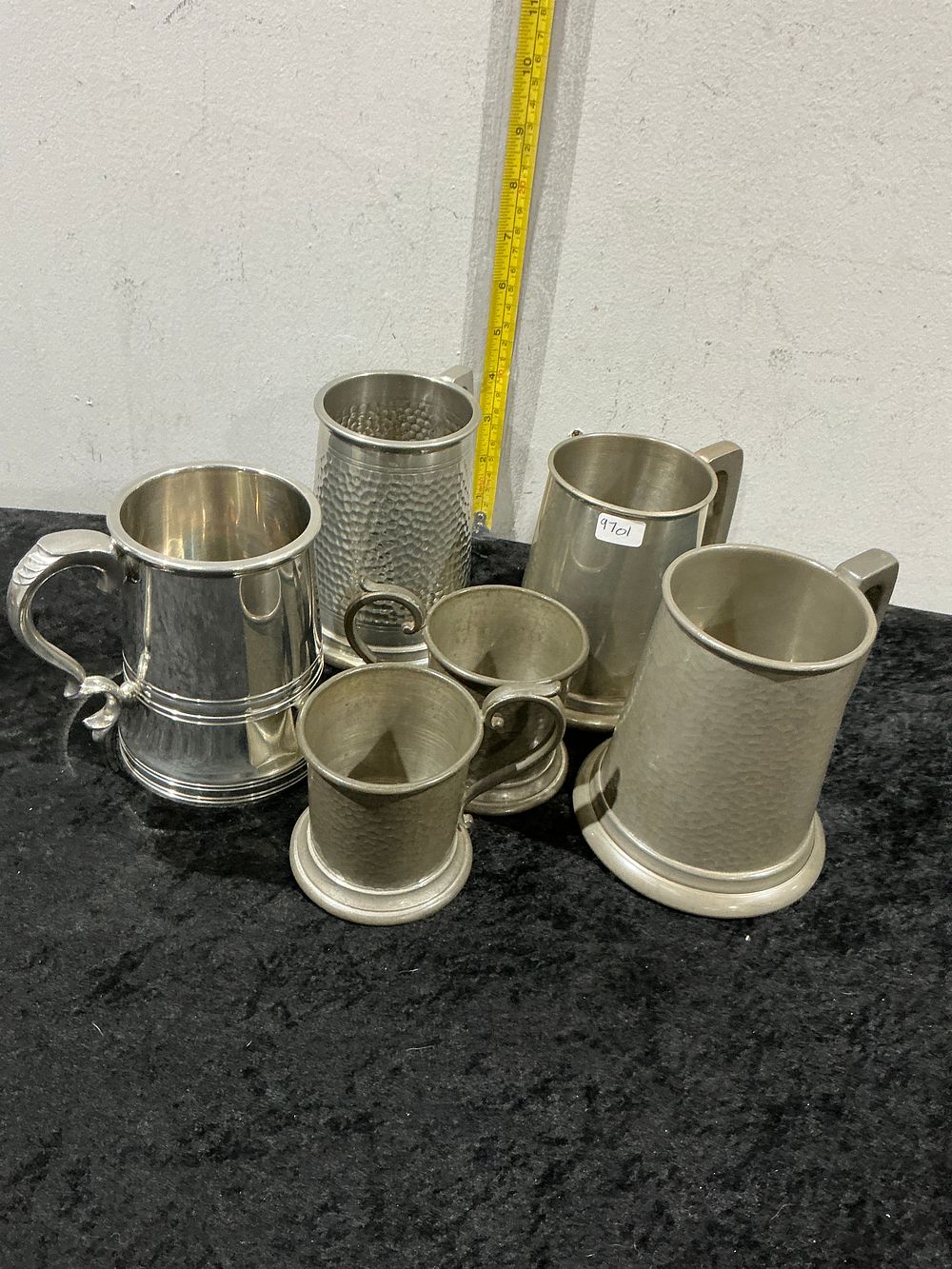 Lot 352: Six Assorted 20th Century British Pewter Tankards and Mugs