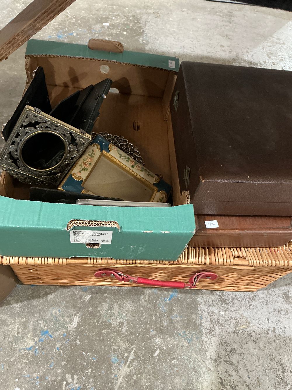 Lot 376: An Assortment of Wicker Baskets, Carrying Cases, and Decorative Picture Frames