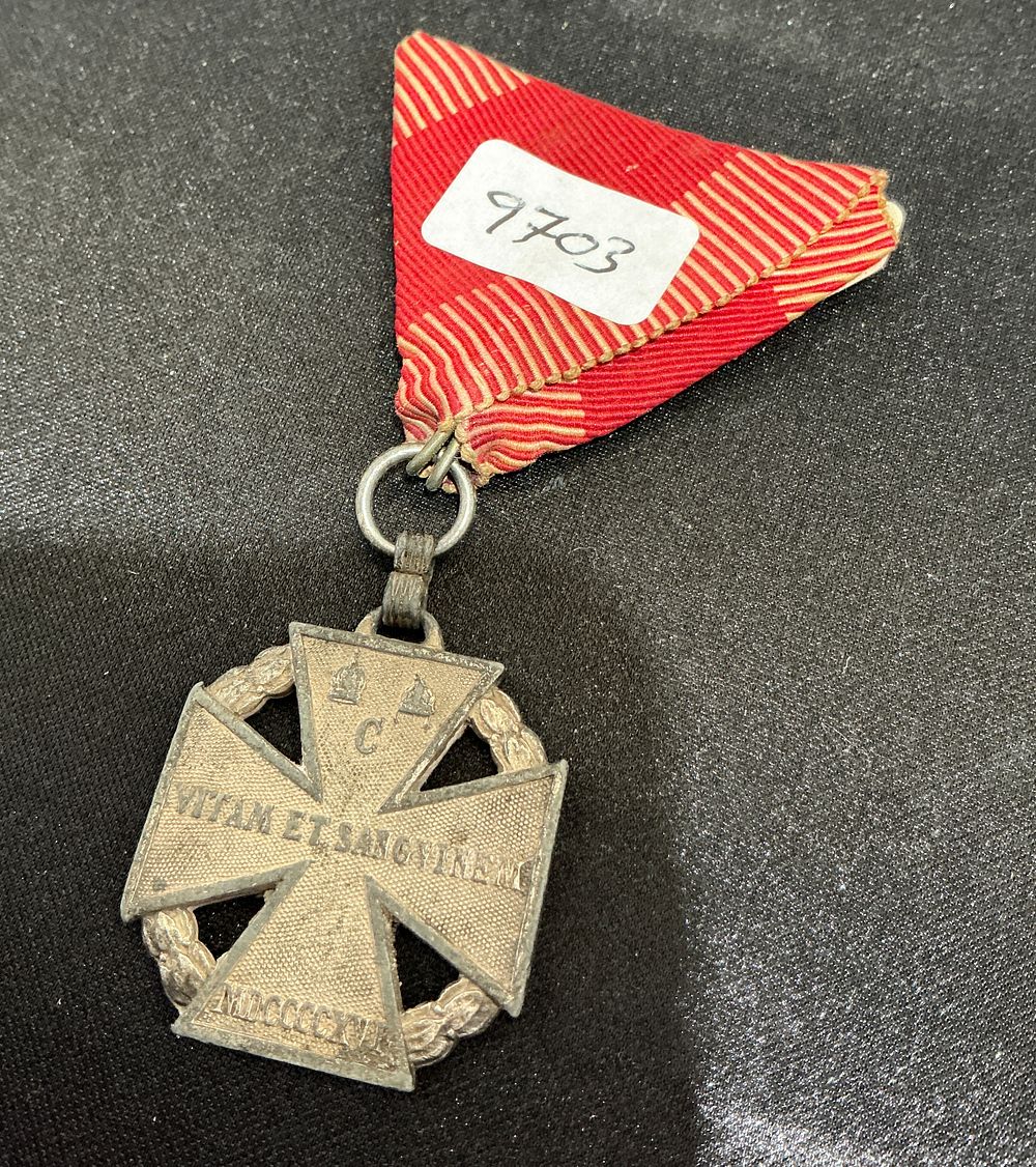 Lot 346: A First World War Austro-Hungarian Imperial Karl Troop Cross (Karl-Truppenkreuz) 1916