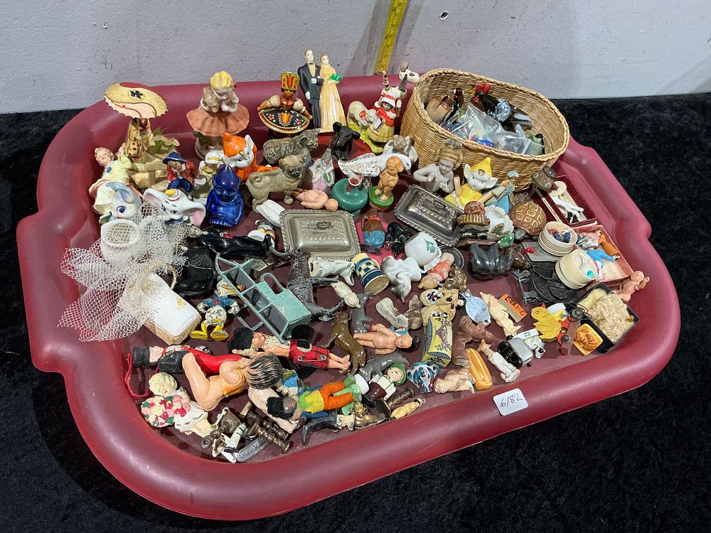 Lot 470: A Large Collection of Vintage Miniature Figurines and Curios