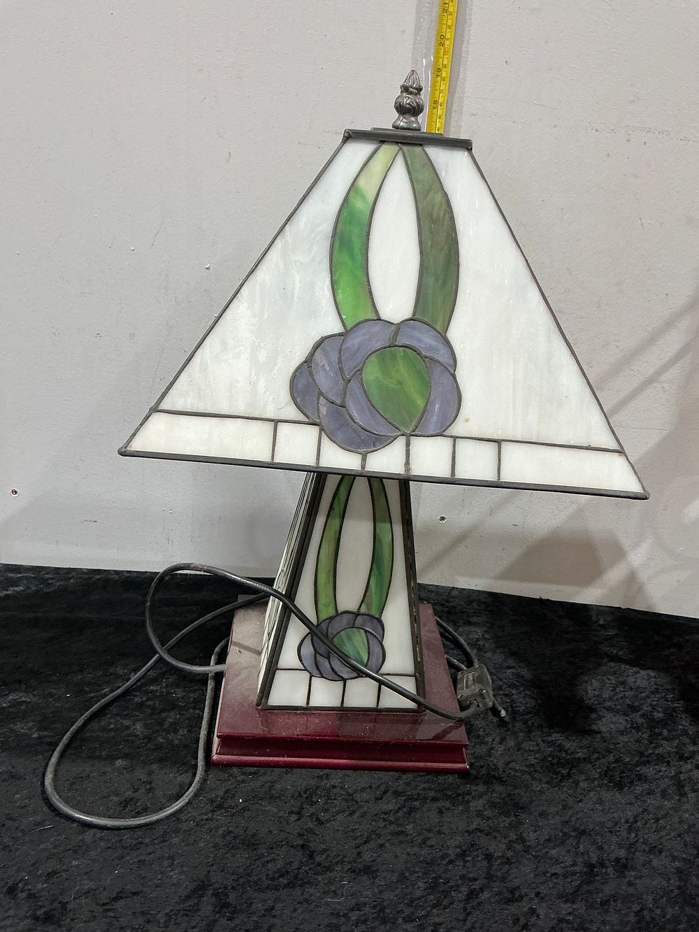 Lot 308: Leaded Stained Glass Table Lamp in the Glasgow Style with Stylised Rose Motif
