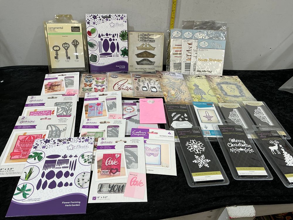Lot 190: A Collection of Papercrafting and Die-Cutting Sets by Crafter's Companion, Sizzix, and Other Makers