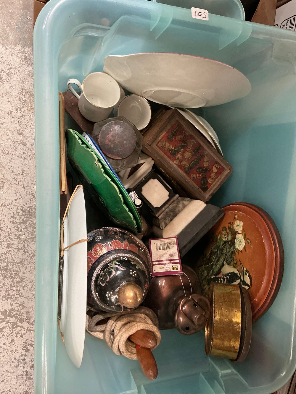 Lot 425: An Assortment of Vintage and Contemporary Decorative Items and Household Goods