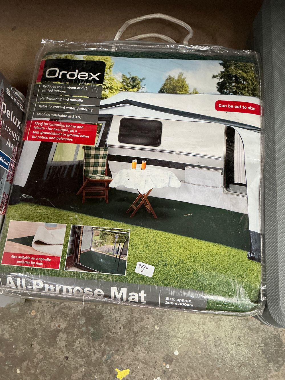 Lot 289: Ordex Dark Green All-Purpose Mat