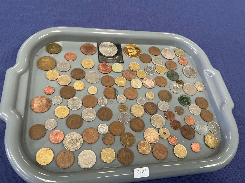 Lot 285: A Collection of World Coins including EG 1951 25 Piastres and UK Commemorative Issues