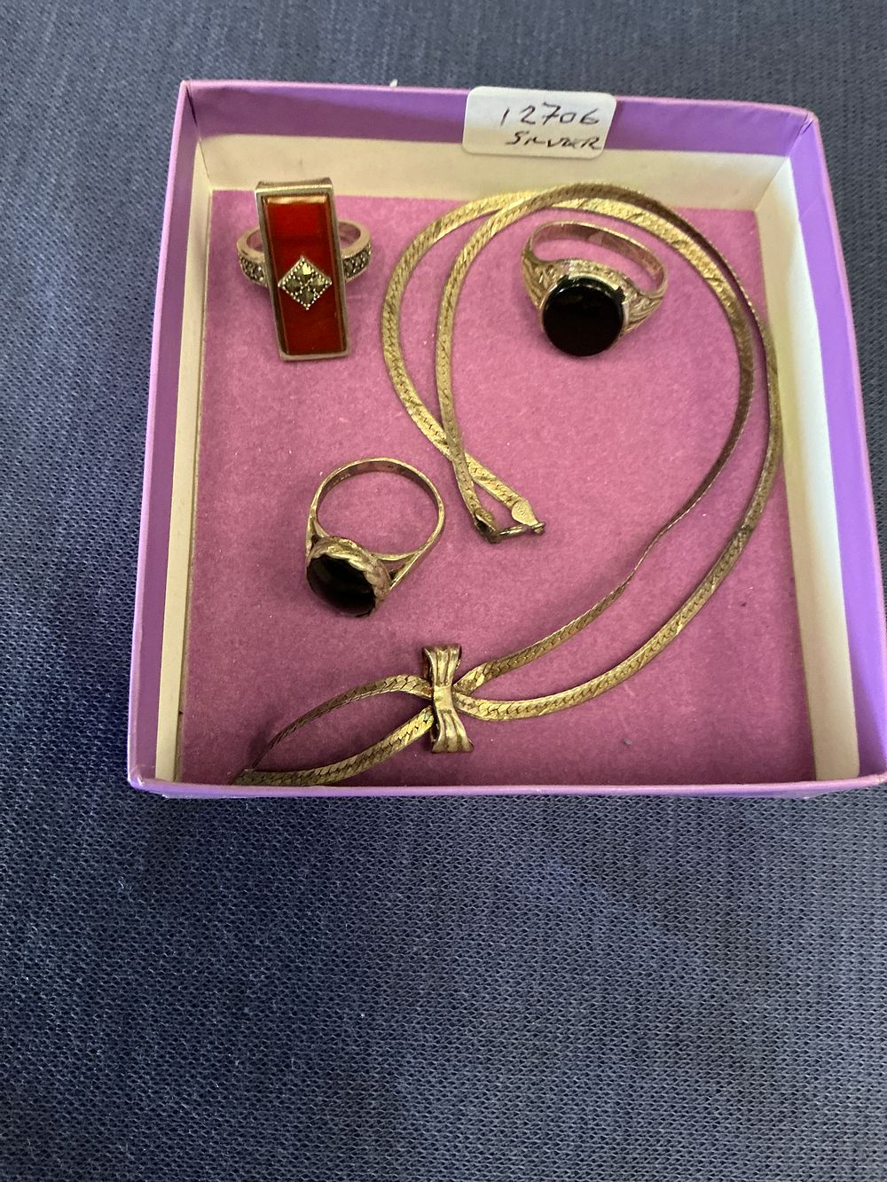Lot 286: A Collection of Silver and Gilt Silver Jewellery