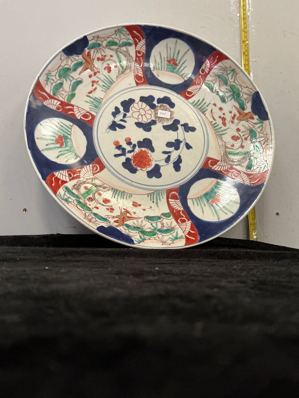 Lot 364: A Large Japanese Imari Porcelain Charger, Meiji Period