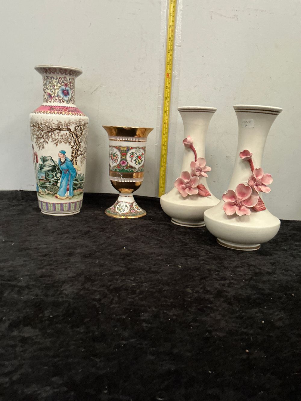 Lot 387: An Assortment of Decorative Porcelain Vases including a Chinese Famille Rose Baluster Vase and an Italian Gilded Example
