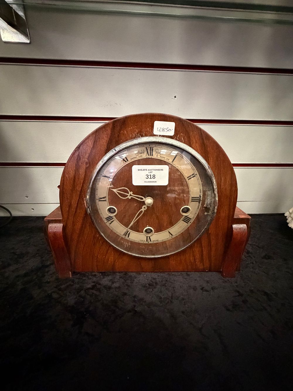 Lot 318: An Enfield Art Deco Mahogany-Veneered Westminster Chime Mantel Clock for Henry Lee and Sons Ltd
