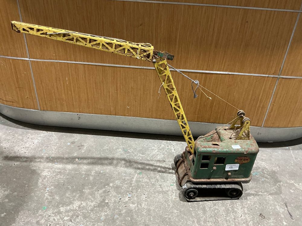 Lot 235: A Lumar Contractors Pressed Steel Mobile Crane