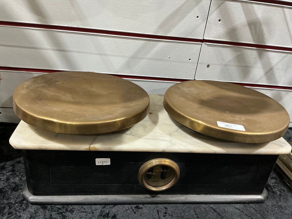 Lot 367: A Victorian Style Two-Pan Shop Counter Scale with Marble Top