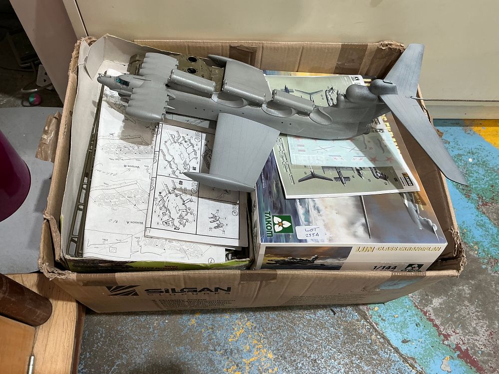 Lot 255a: A Takom 1/144 Scale Lun-Class Ekranoplan Model Kit and Further Model Components