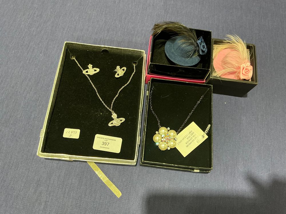 Lot 224: A Collection of Costume Jewellery and Miniature Millinery Accessories