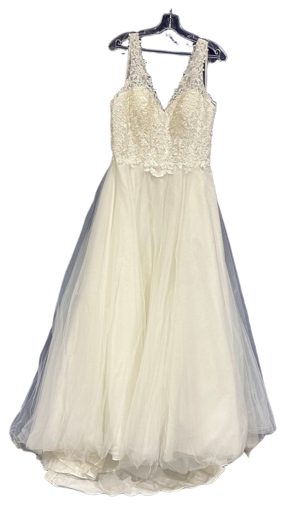 Lot 248: New Not Worn – Mascara London Ivory Tulle and Lace V-Neck Wedding Gown Size 16 RRP £450