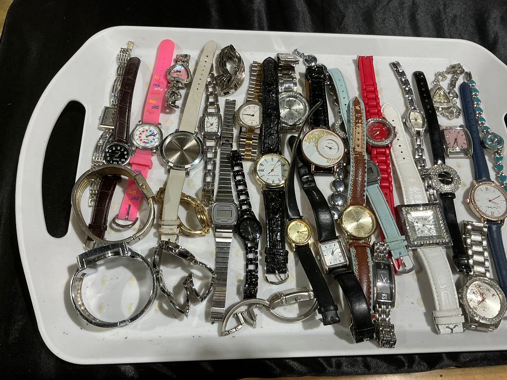 Lot 115: An Assortment of Ladies and Gentlemens Dress and Fashion Wristwatches