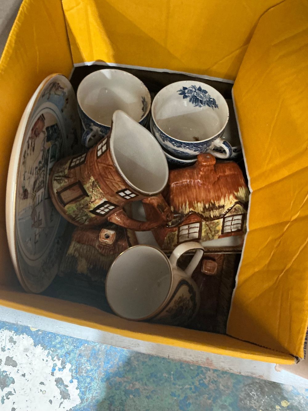 Lot 285: A Collection of Ceramic Tableware Including Cottage Ware and Transfer-Printed Pieces