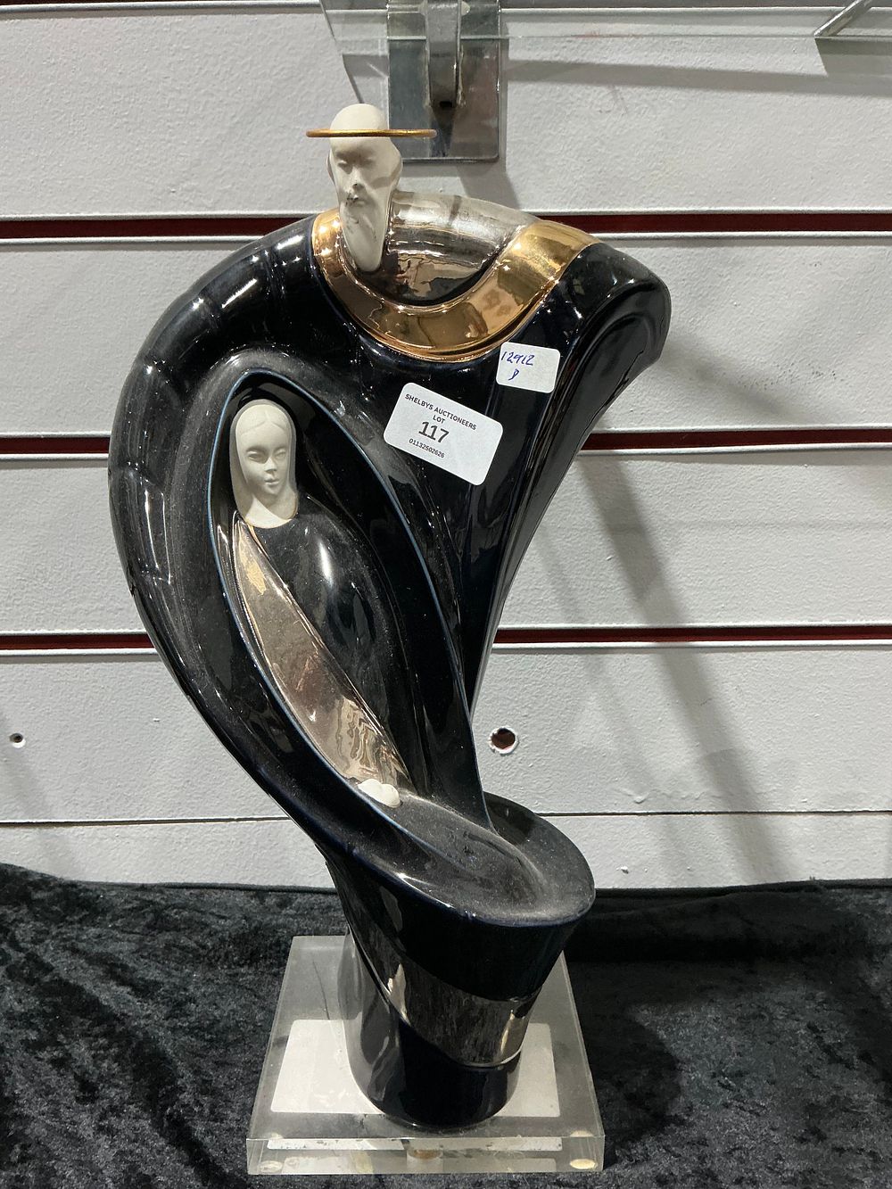 Lot 304: A Galos Porcelanas modernist stylised porcelain figure group
