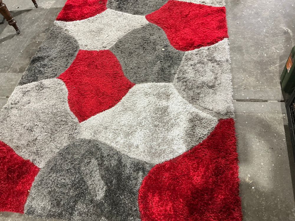 Lot 18: Milano Rugs CO. UK Pona Pattern Large Modern Shaggy Pile Area Rug
