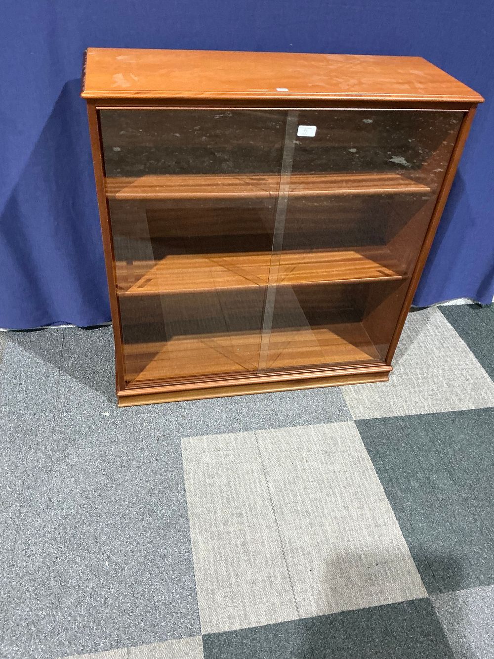 Lot 73: Legate Mid-Century Glazed Bookcase Display Cabinet