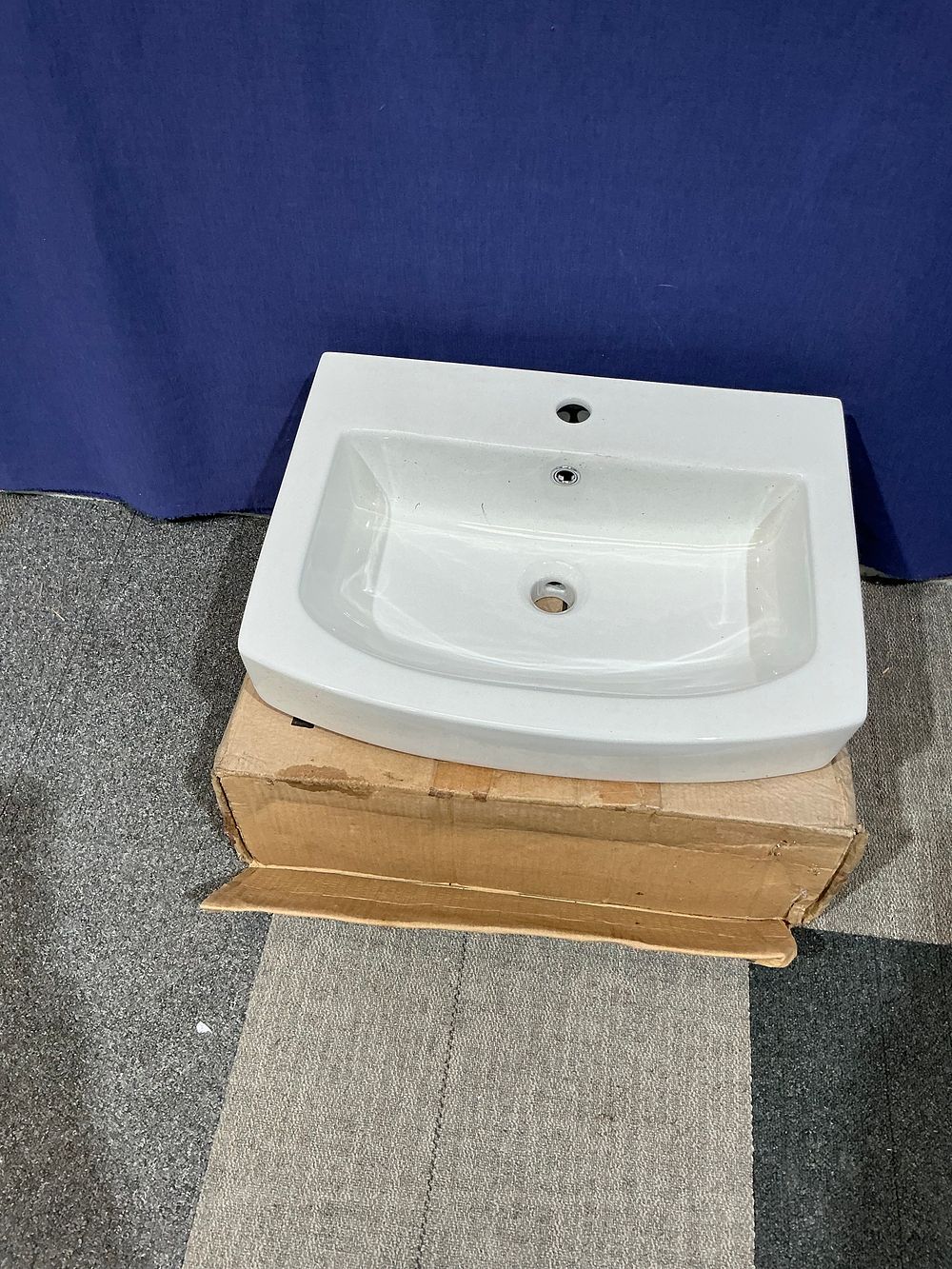 Lot 96: White Glazed Ceramic Wall-Mounted Bathroom Washbasin