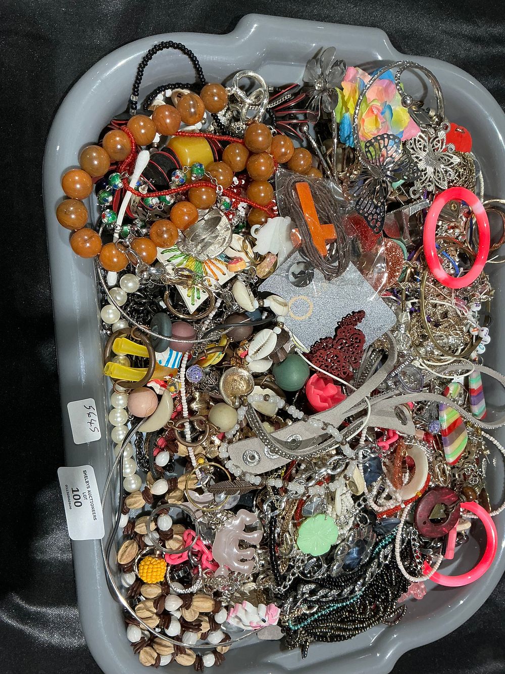 Lot 100: An Assortment of Costume Jewellery and Fashion Accessories