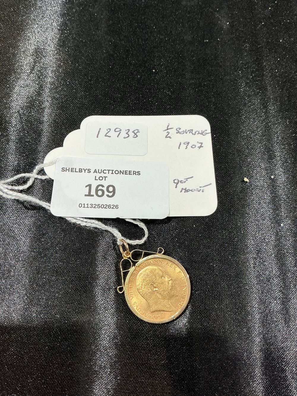 Lot 169: Edward VII Gold Half Sovereign Pendant dated 1907 9ct gold mount