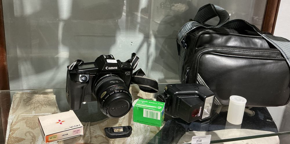 Lot 218: Canon EOS 650 35mm Film SLR Camera with EF 35-70mm Lens and Cobra 700AF Flash