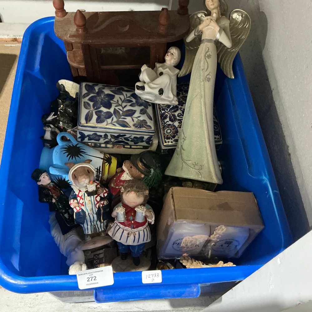 Lot 272: An Assortment of Decorative Figurines and Ceramics