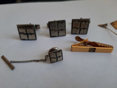 לוט 7 פריטי חברת התעופה "אל על" , חפתים, אוחז עניבה וסמלים ישנים שנות ה 50-60 של המאה הקודמת.