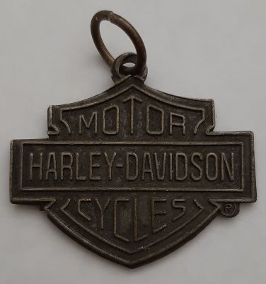 מדליון - הרלי דוידסון - חברת האופנועים - Motor - Harley Davidson - Cycles גודל כ 3.7X3.2 