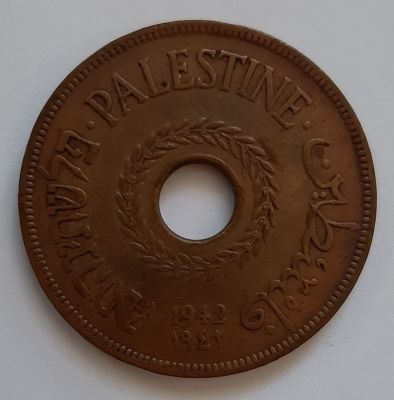 20 מיל פלשתינה ארץ ישראל שנת 1942. במצב XF טוב מאד עם פרטים ברורים וחדים.