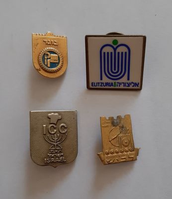לוט 4 סמלים שונים ישנים.