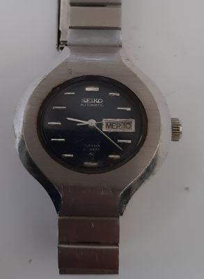 שעון סייקו SEIKO לנשים משומש , מנגנון אוטומטי. המנגנון האוטומטי עובד. קוטר 32 מ"מ. רצועה מקורית.