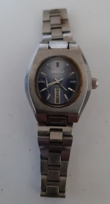 שעון סייקו 5 SEIKO לנשים מנגנון אוטומטי, 21 אבנים, תאריכון חודש. המנגנון עובד. קוטר 25 מ"מ ללא 