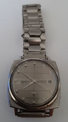 שעון SEIKO וינטג' (דגם DX). מנגנון אוטומטי עובד. קוטר 36 מ"מ. רצועת מתכת של DUXOT.