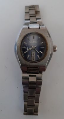 שעון סייקו 5 SEIKO לנשים מנגנון אוטומטי, 21 אבנים, תאריכון חודש. המנגנון עובד. קוטר 25 מ"מ ללא 