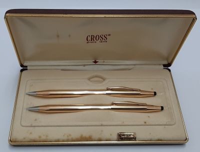 סט עט ועיפרון קרוס CROSS 14K GOLD FILLED בקופסה מקורית. מתומחר ונמכר בחנויות במחיר של למעלה מ 300 $