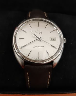שעון אומגה SEAMASTER OMEGA המנגנון קוורץ מקורי חתום. שעון וינטג' בא עם קופסה ישנה של אומגה. 